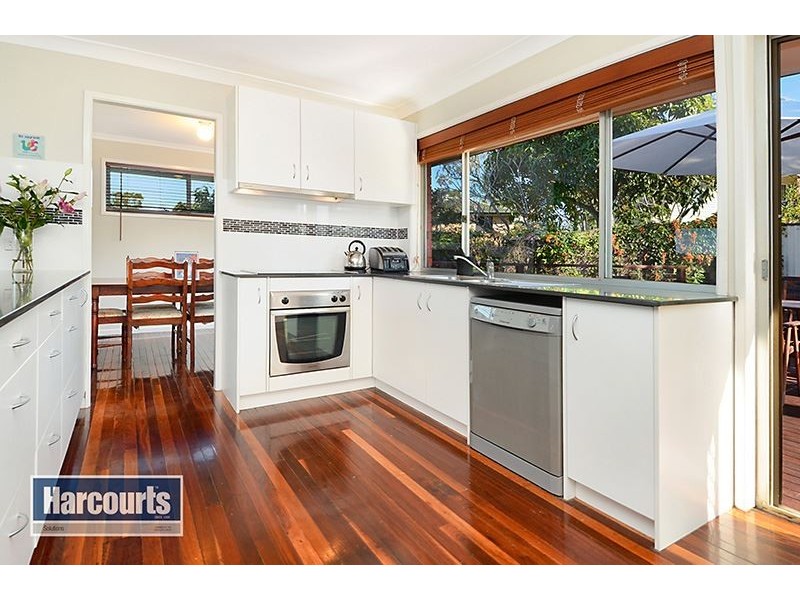 12 Parnoolar Crescent, Ferny Hills QLD 4055