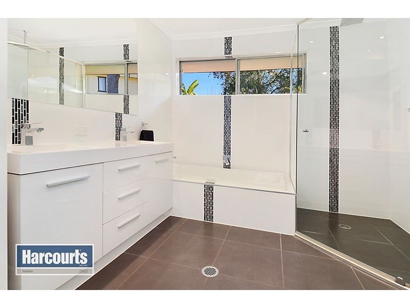 12 Parnoolar Crescent, Ferny Hills QLD 4055