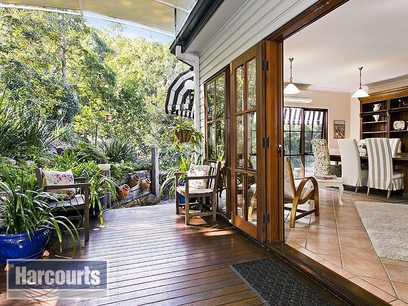 16 Wollundry Place, The Gap QLD 4061