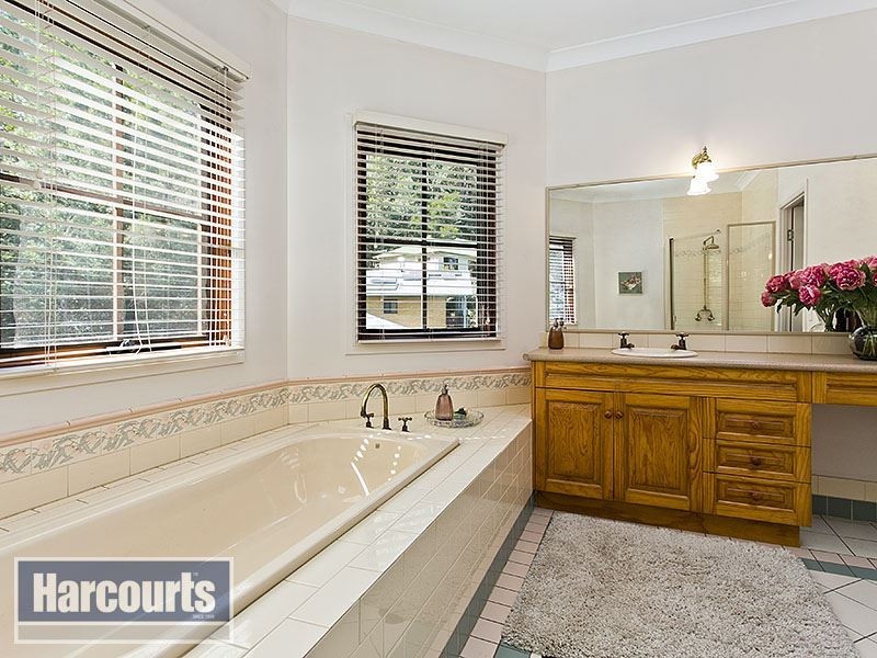 16 Wollundry Place, The Gap QLD 4061