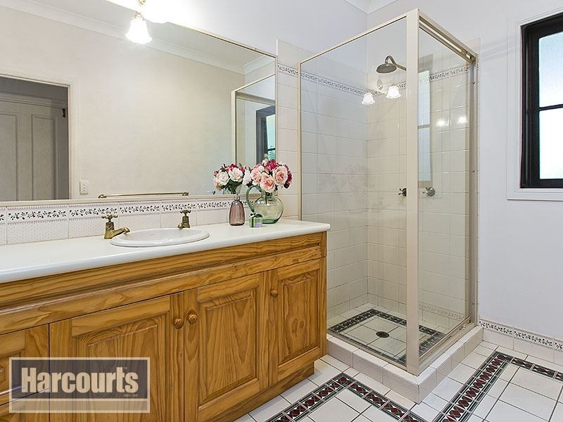 16 Wollundry Place, The Gap QLD 4061