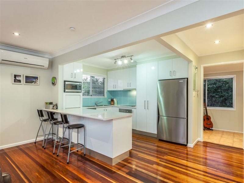 18 Coleridge Street, Stafford Heights QLD 4053