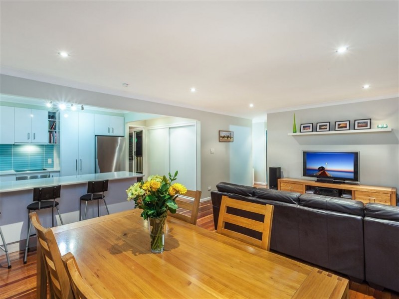 18 Coleridge Street, Stafford Heights QLD 4053