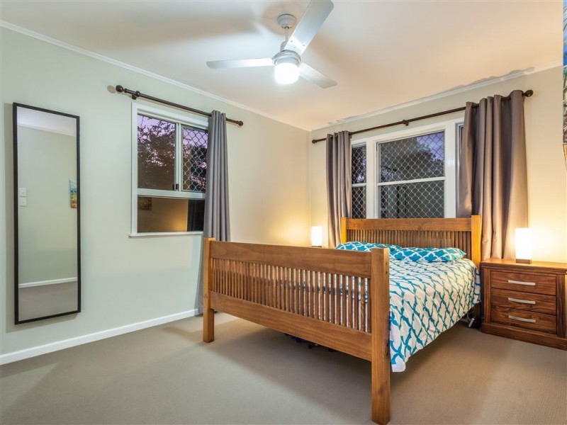 18 Coleridge Street, Stafford Heights QLD 4053