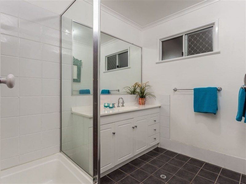 18 Coleridge Street, Stafford Heights QLD 4053