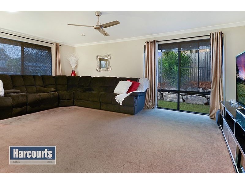 138 Corvus Drive, Cashmere QLD 4500