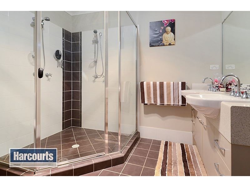 138 Corvus Drive, Cashmere QLD 4500