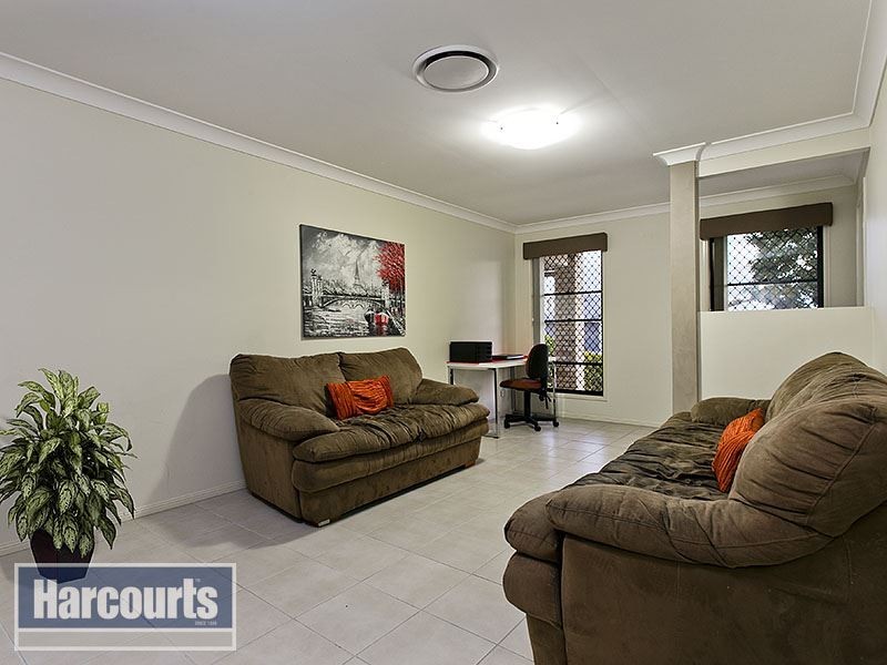 6 Whites Court, Albany Creek QLD 4035