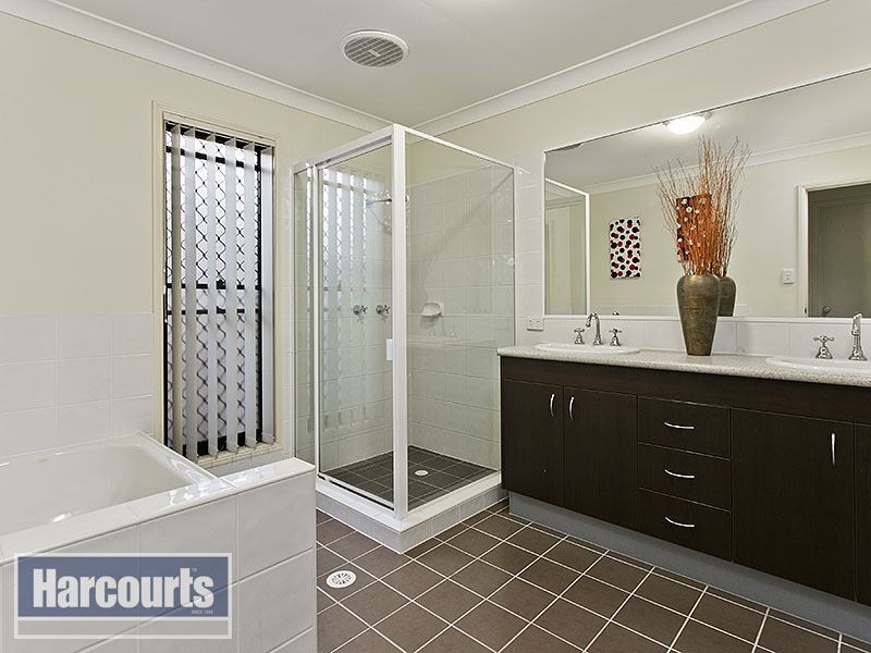 6 Whites Court, Albany Creek QLD 4035