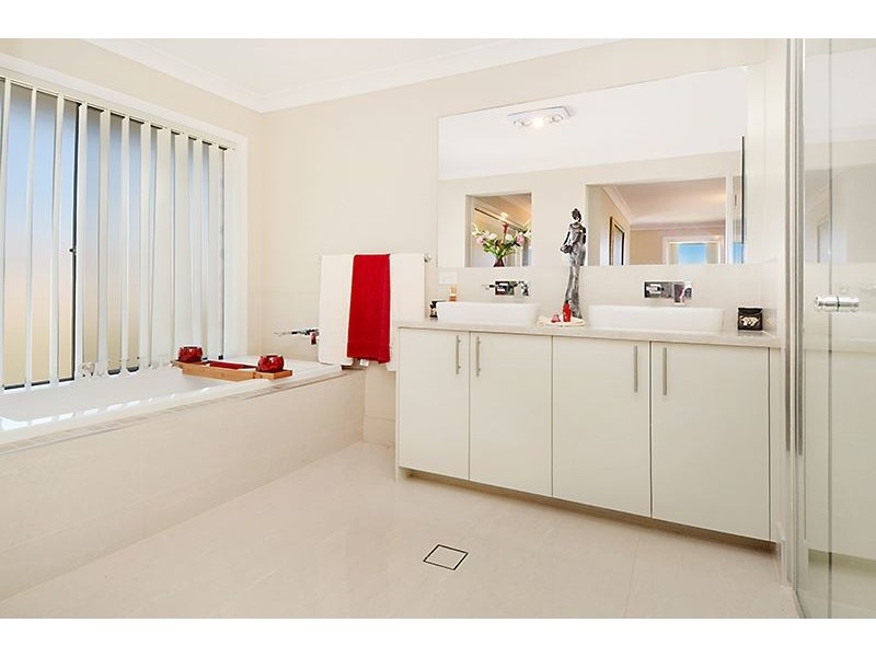 15 Caspian Parade, Warner QLD 4500