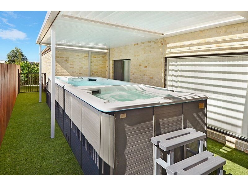 15 Caspian Parade, Warner QLD 4500