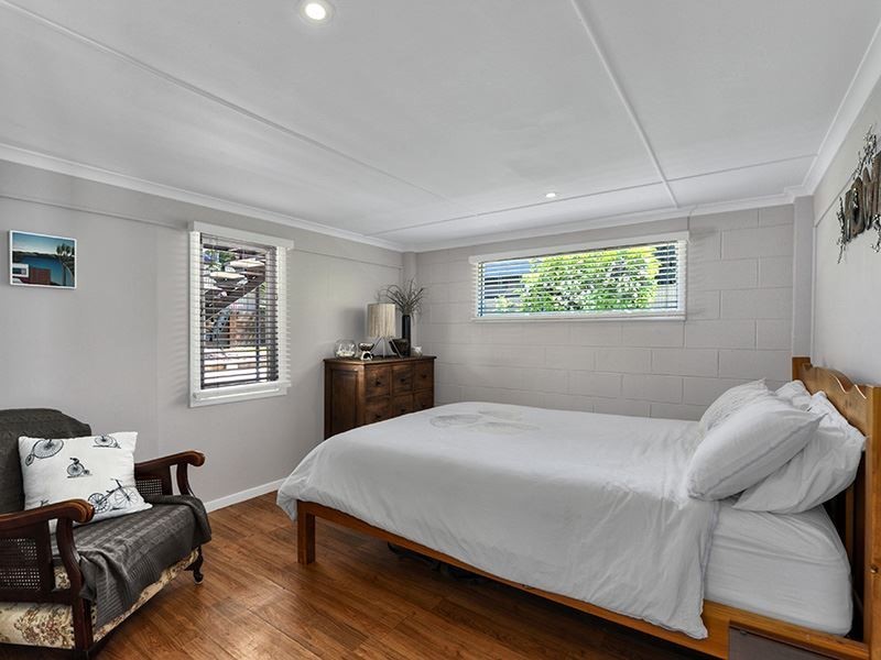 6 Bunora Avenue, Ferny Hills QLD 4055