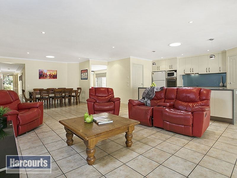 33 Montrose Place, The Gap QLD 4061