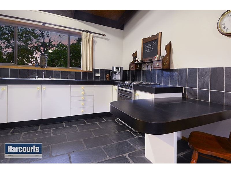 35 Buckland Road, Everton Hills QLD 4053