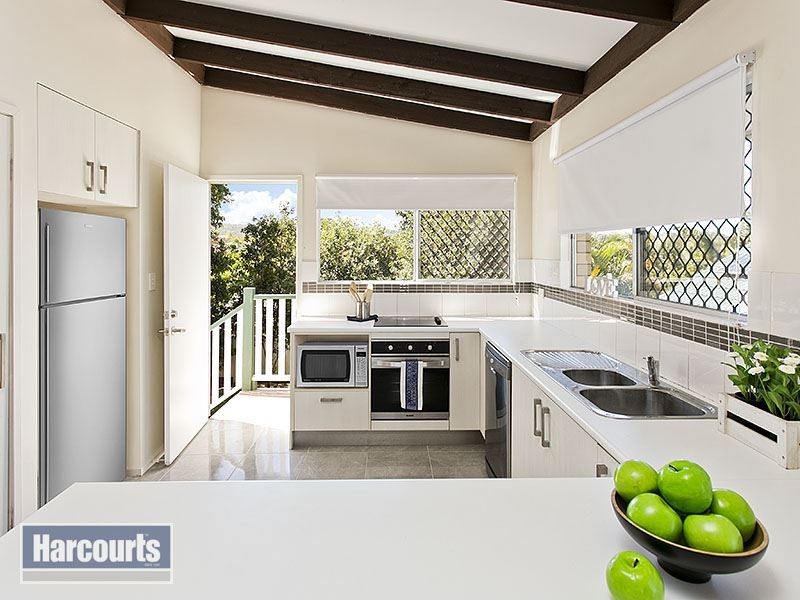 39 McGinn Road, Ferny Grove QLD 4055