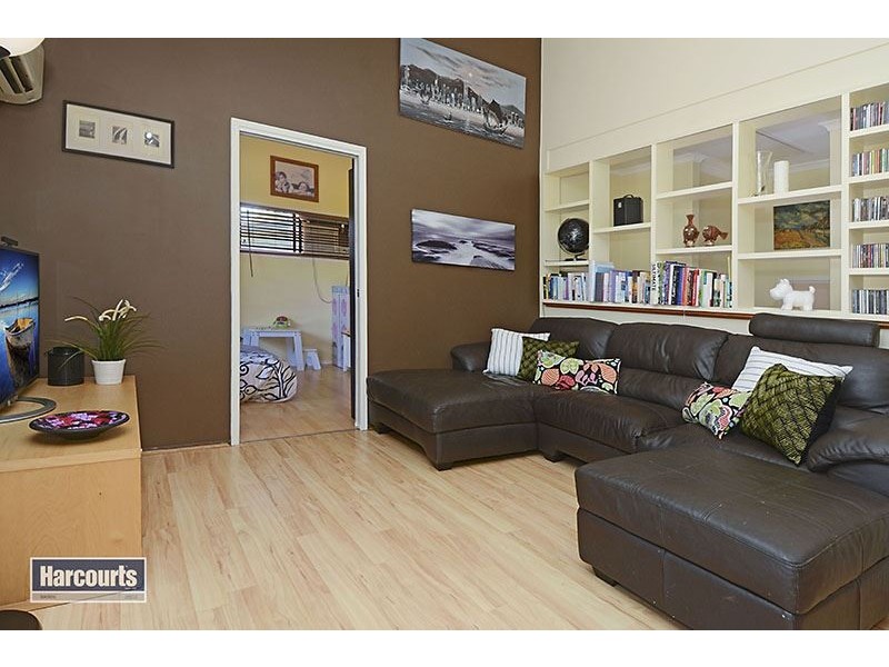 27 Caesar Road, Ferny Hills QLD 4055