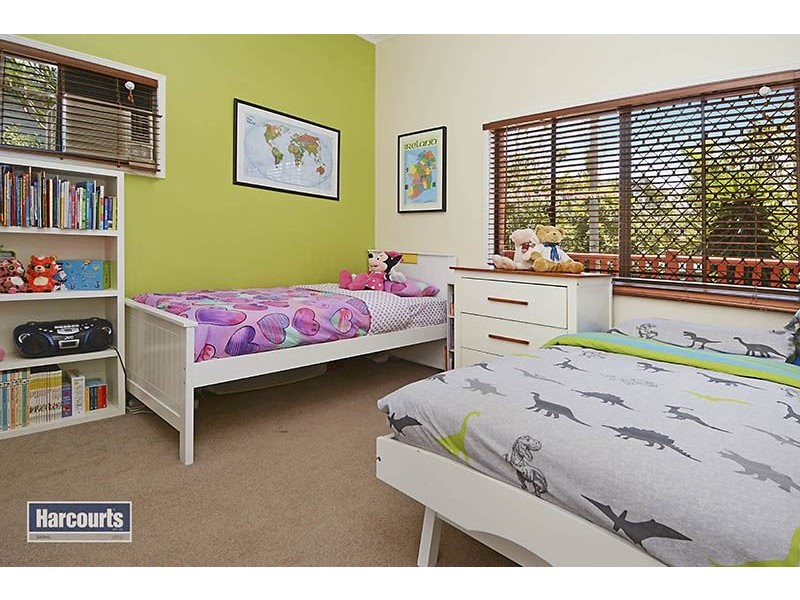 27 Caesar Road, Ferny Hills QLD 4055