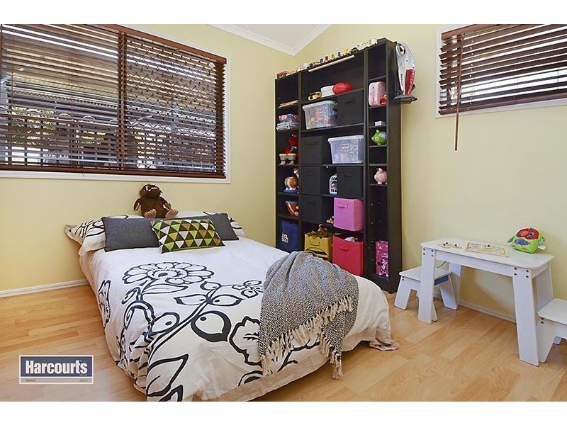 27 Caesar Road, Ferny Hills QLD 4055