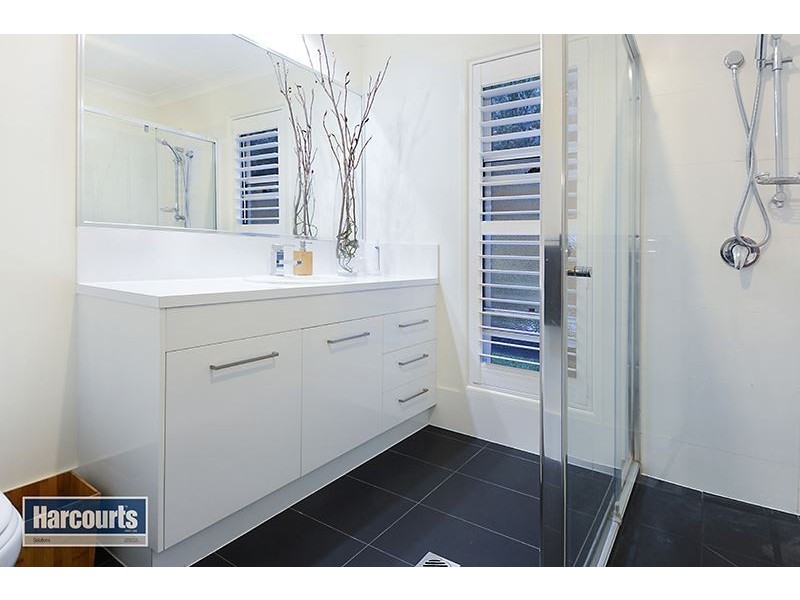 3 Creekside Court, Everton Hills QLD 4053