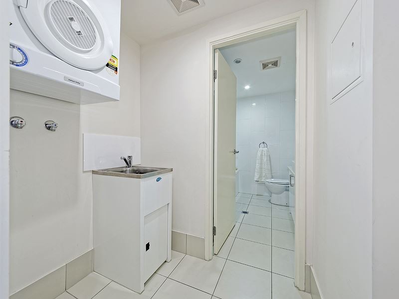 404/20 Playfield Street, Chermside QLD 4032