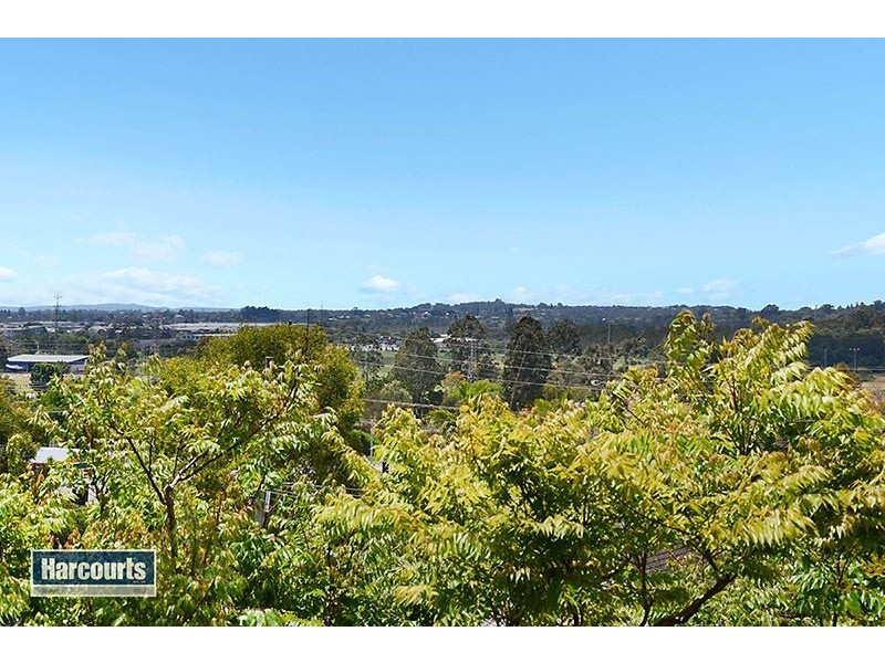 4 Janus Court, Eatons Hill QLD 4037