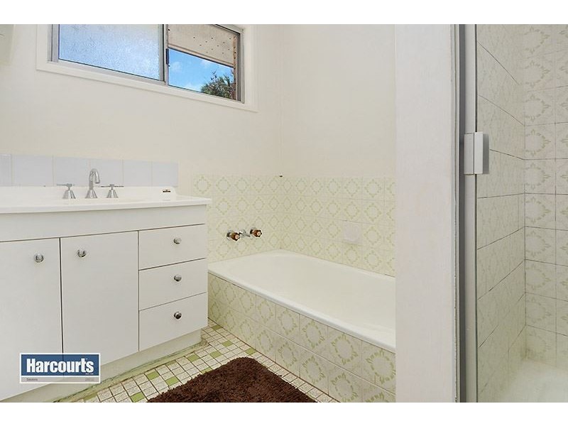 4 Janus Court, Eatons Hill QLD 4037