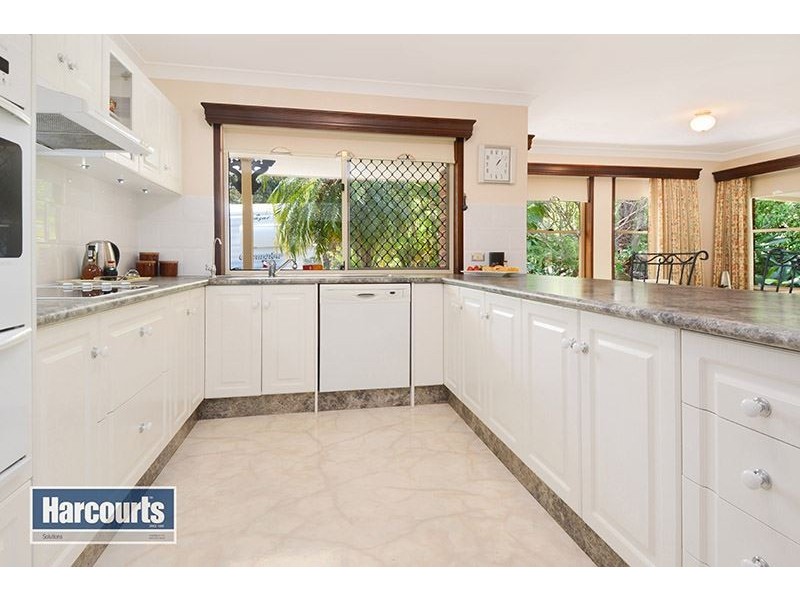 1 Woodvale Court, Everton Hills QLD 4053