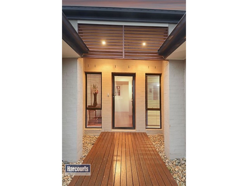 16 Cassinia Court, Eatons Hill QLD 4037