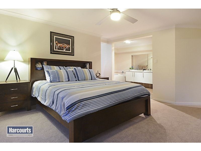 16 Cassinia Court, Eatons Hill QLD 4037