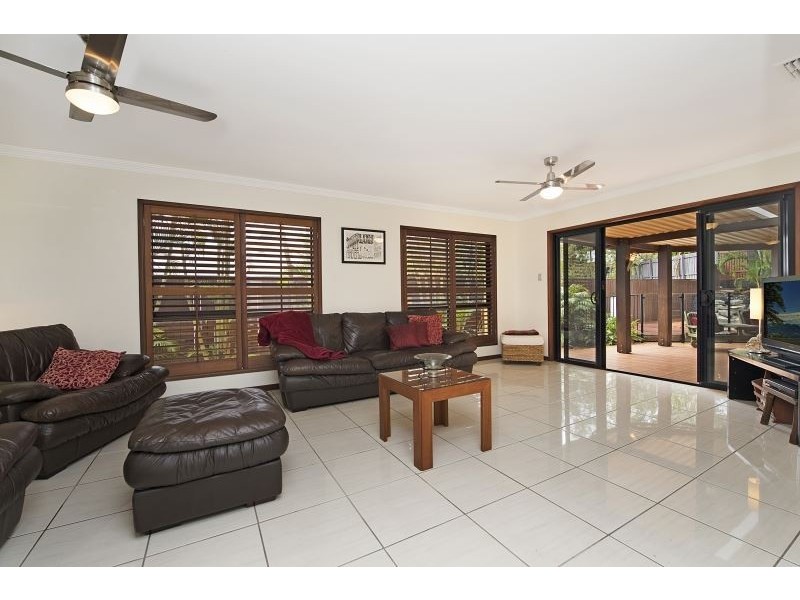 42 Country Club Drive, Albany Creek QLD 4035