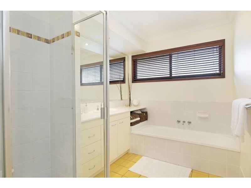 42 Country Club Drive, Albany Creek QLD 4035