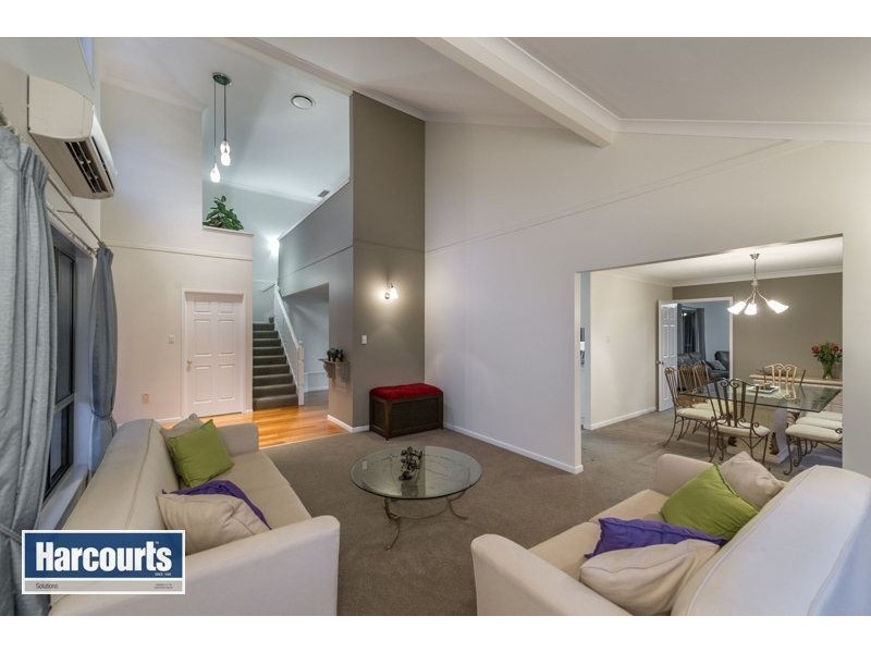 9 Cambridge Close, The Gap QLD 4061