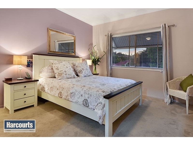 6 Bluewood Court, Ferny Hills QLD 4055