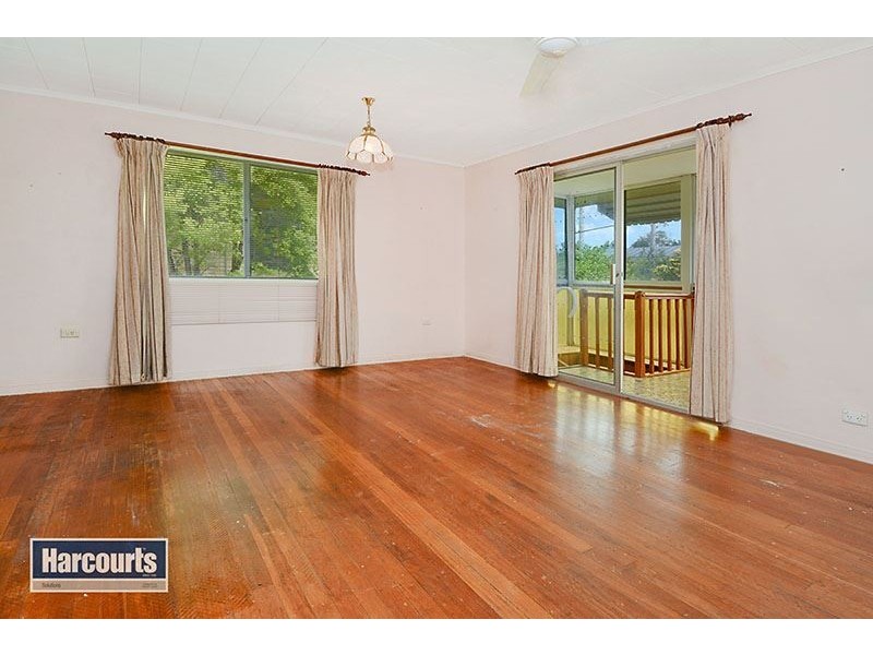 12 Burloo Crescent, Ferny Hills QLD 4055