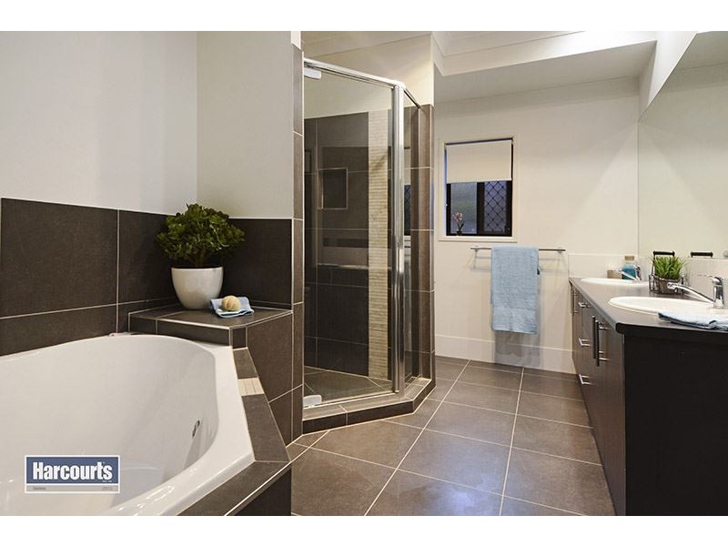 11 Colvillea Court, Everton Hills QLD 4053