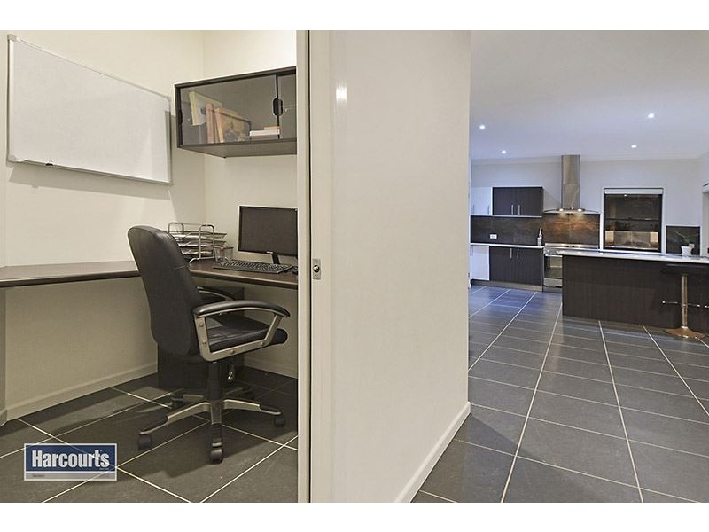 11 Colvillea Court, Everton Hills QLD 4053