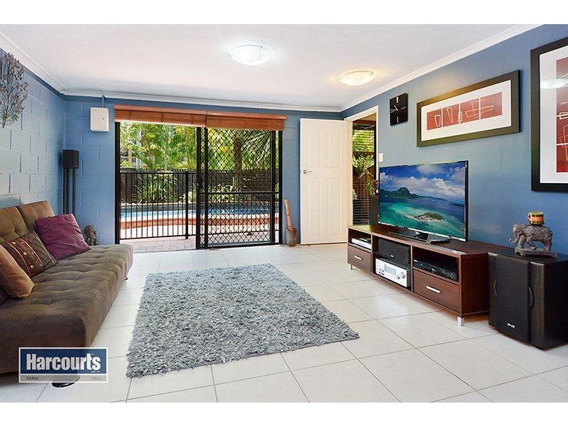 8 Tarnee Street, Ferny Hills QLD 4055