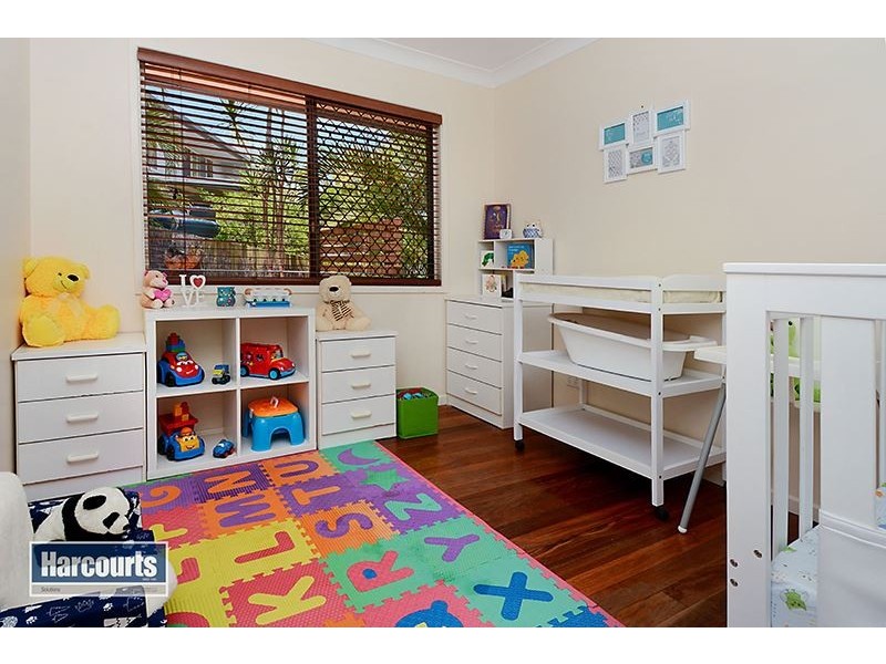 8 Tarnee Street, Ferny Hills QLD 4055