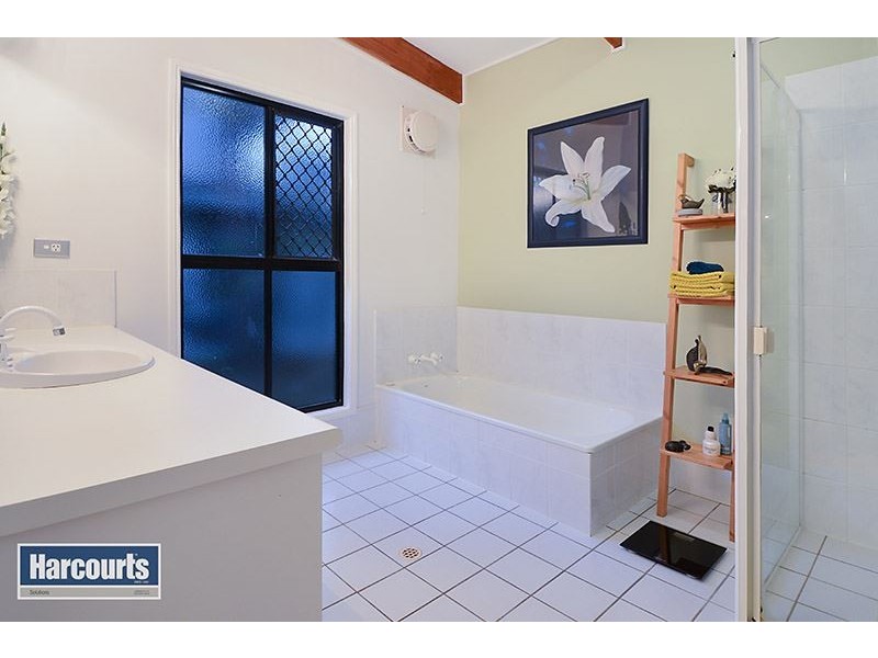 77 Hutton Road, Ferny Hills QLD 4055
