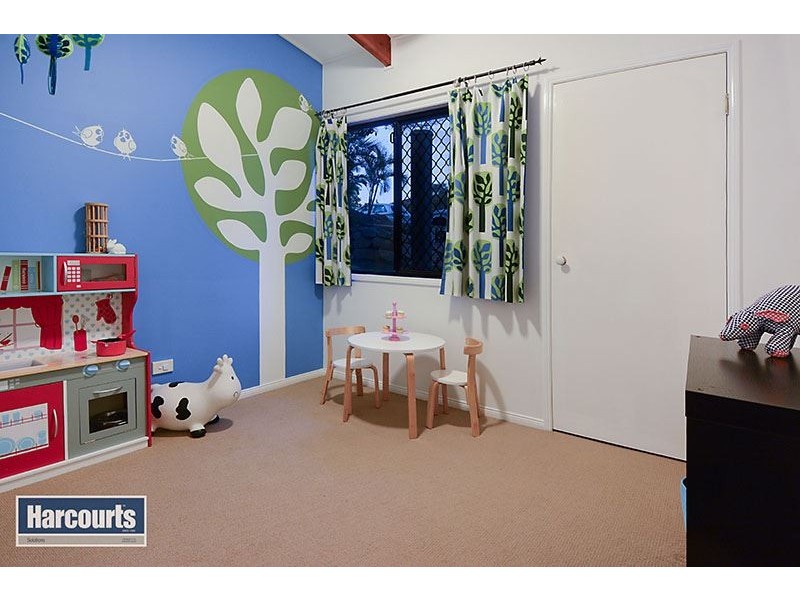 77 Hutton Road, Ferny Hills QLD 4055