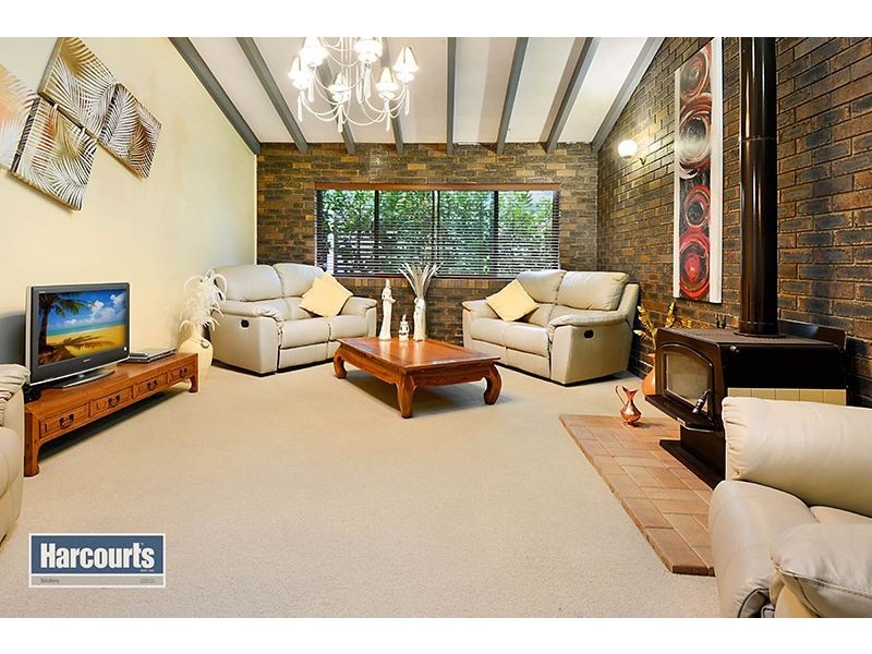 23 Folkstone Avenue, Albany Creek QLD 4035