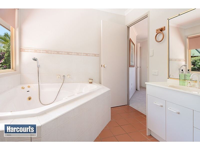 16 Lynwood Court, Ferny Hills QLD 4055