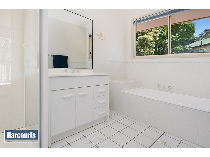 16 Lynwood Court, Ferny Hills QLD 4055