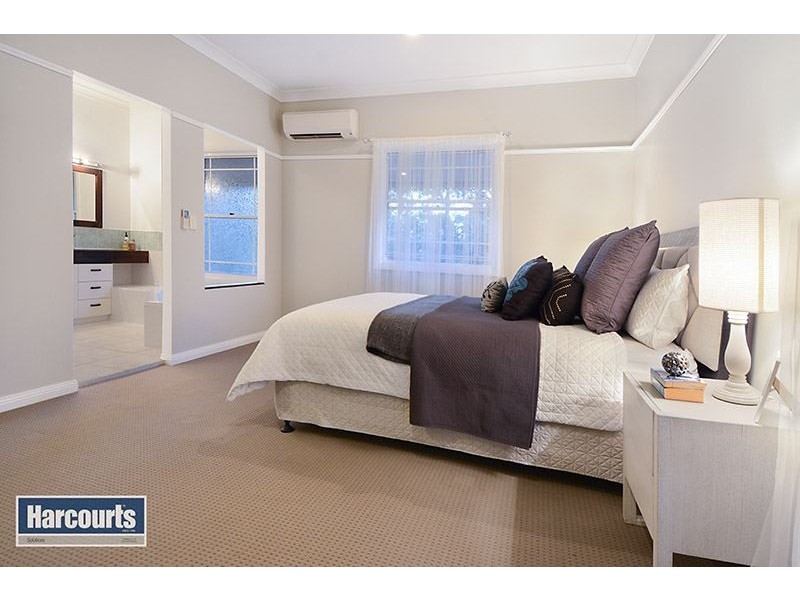 18 Mindi Court, Cashmere QLD 4500