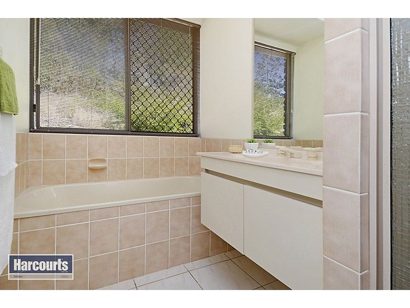 2 Rossleigh Court, Yugar QLD 4520