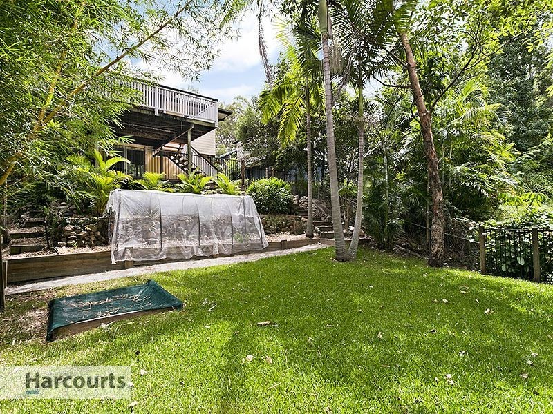 7 Tuan Court, Ferny Hills QLD 4055