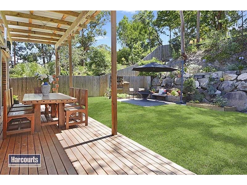 33 Tarnook Drive, Ferny Hills QLD 4055