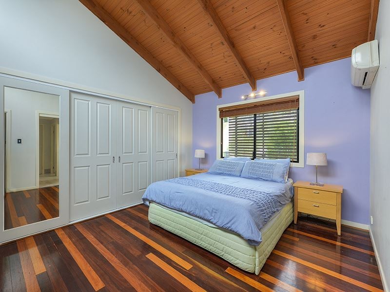 4a Woodburn Place, Ferny Hills QLD 4055
