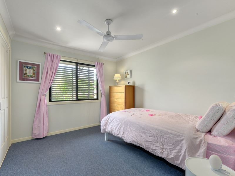 4a Woodburn Place, Ferny Hills QLD 4055