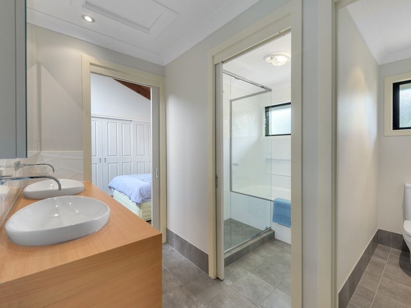 4a Woodburn Place, Ferny Hills QLD 4055